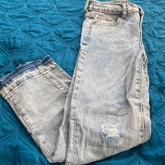 Cat & Jack straight distressed jeans - Picture 2 of 2